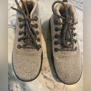 Women’s Allbirds Merino Wool Hight top Runners,Mizzle, Atlas , Black Sole - Sz 9